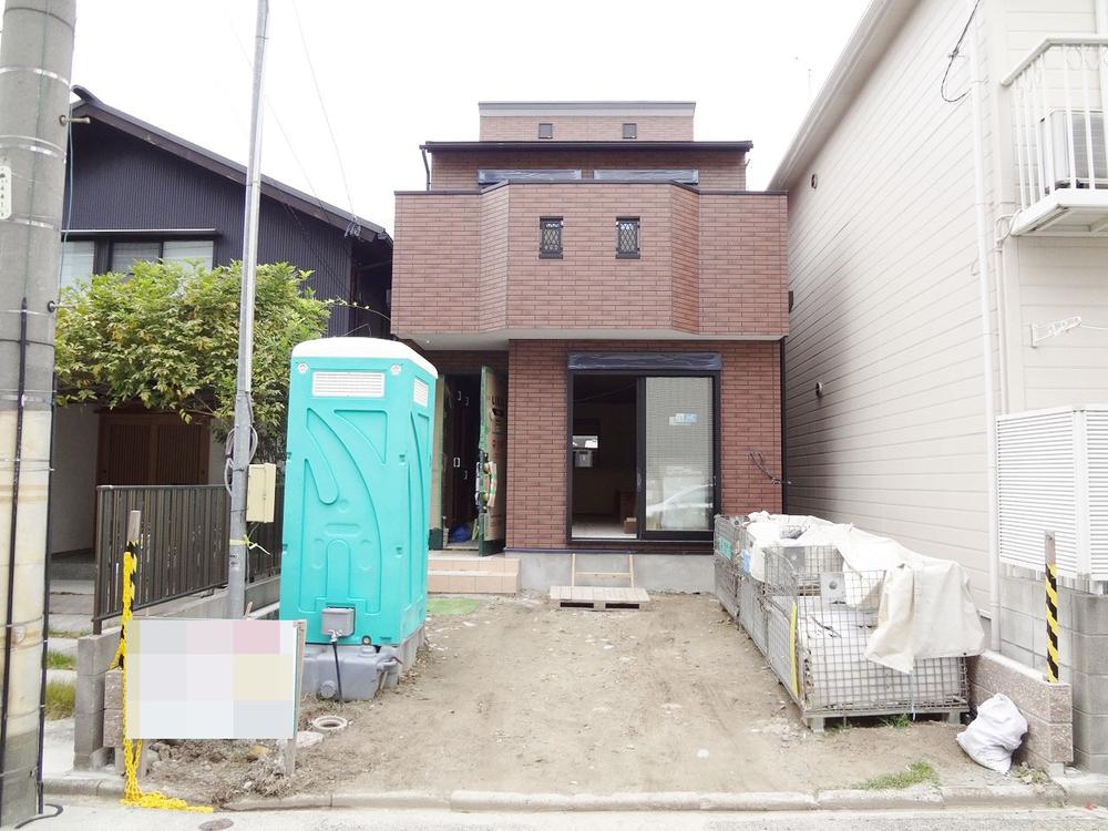 Local appearance photo. Local (11 May 2013) Shooting