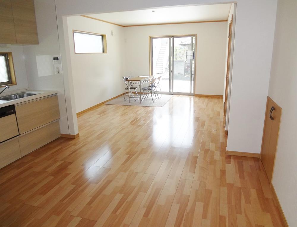 Living. Indoor (July 2013) Shooting