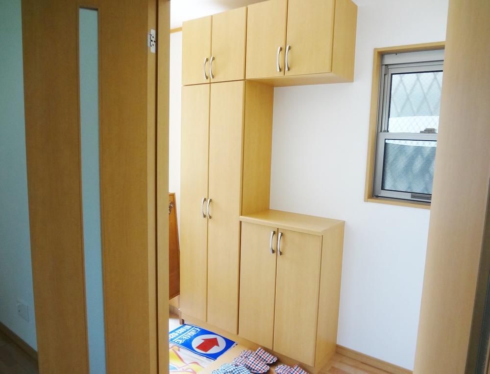 Entrance. Indoor (July 2013) Shooting