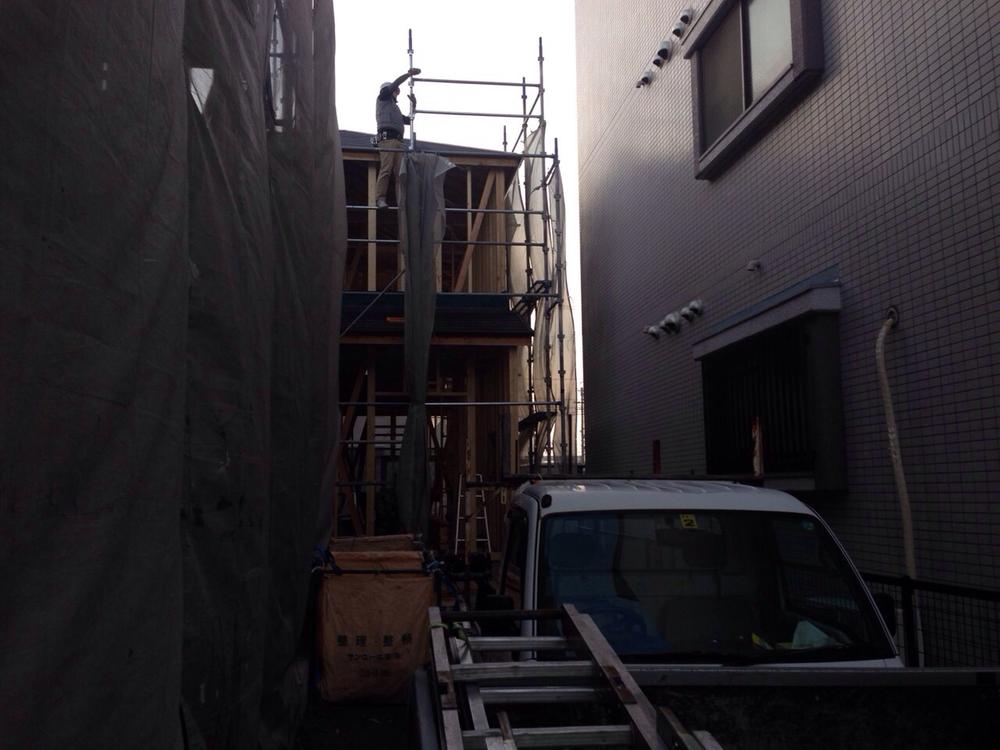 Local appearance photo. Local (12 May 2013) Shooting