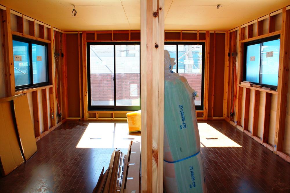 Construction ・ Construction method ・ specification. Wood foundation packing method ・  ・ It will be installed during the entire surface of the foundation and wood.  Increase the underfloor air permeability and reduce the vibration of the earthquake. Construction