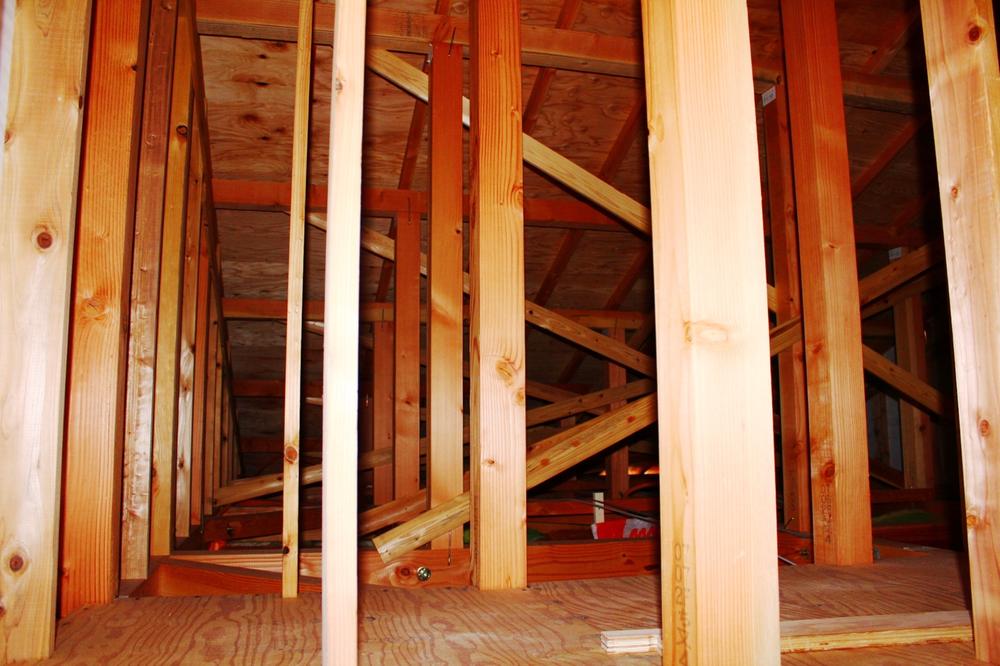 Construction ・ Construction method ・ specification. Basic packing method ・  ・ It will be installed during the entire surface of the foundation and wood.  Increase the underfloor air permeability and reduce the vibration of the earthquake. Woodwork