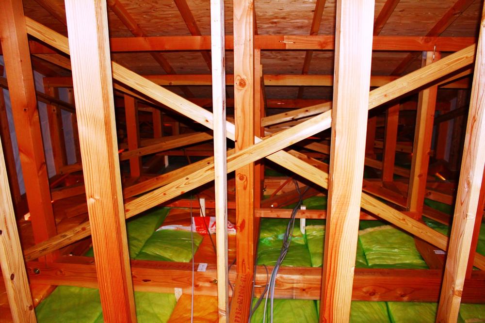 Construction ・ Construction method ・ specification. Wood foundation packing method ・  ・ It will be installed during the entire surface of the foundation and wood.  Increase the underfloor air permeability and reduce the vibration of the earthquake. Construction