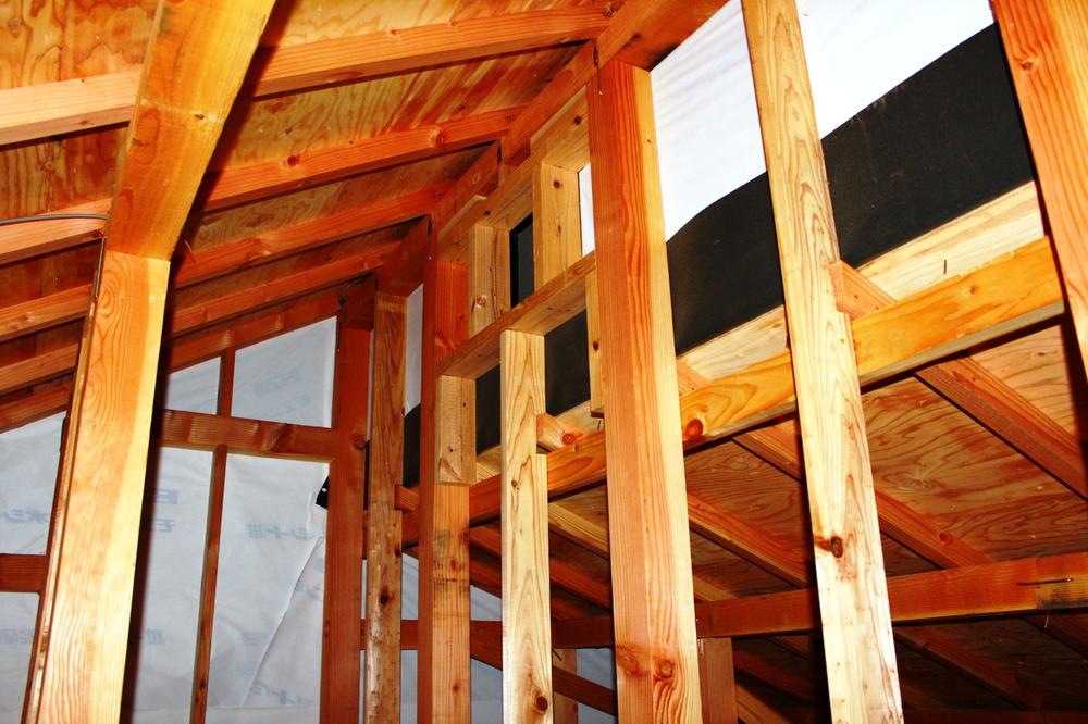 Construction ・ Construction method ・ specification. Basic packing method ・  ・ It will be installed during the entire surface of the foundation and wood.  Increase the underfloor air permeability and reduce the vibration of the earthquake. Woodwork