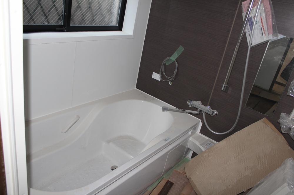Bathroom.  ■ Bathroom heating ventilation dryer