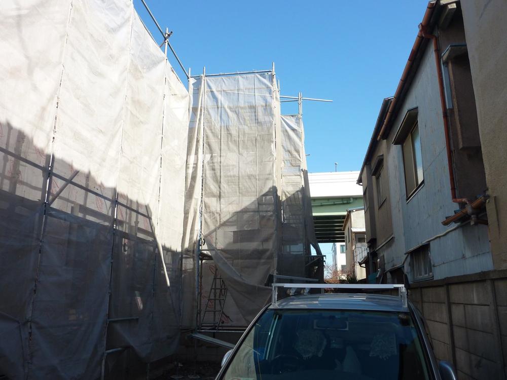 Local photos, including front road. Local (12 May 2013) Shooting