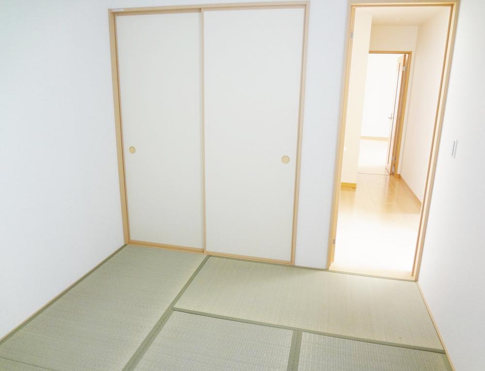 Other introspection. Indoor (September 2013) Shooting