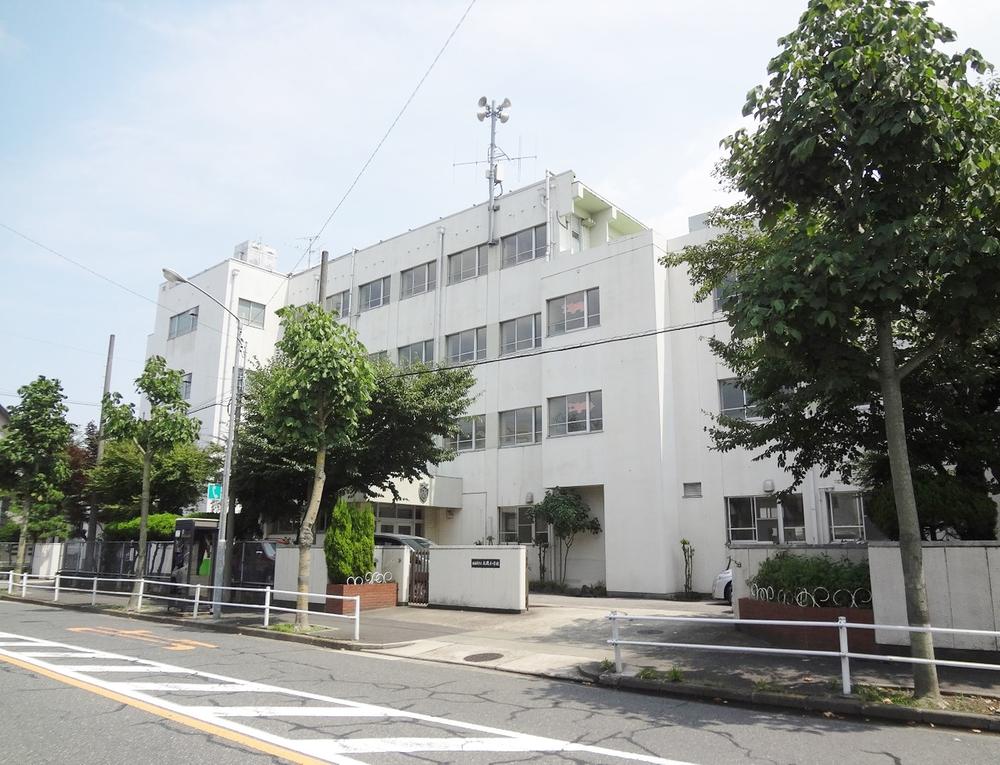 Primary school. Nagoyashiritsudai 200m to rocky shore elementary school