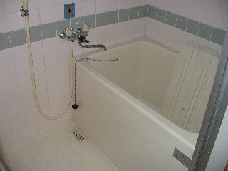 Bath. Space that will heal the fatigue of the day. 