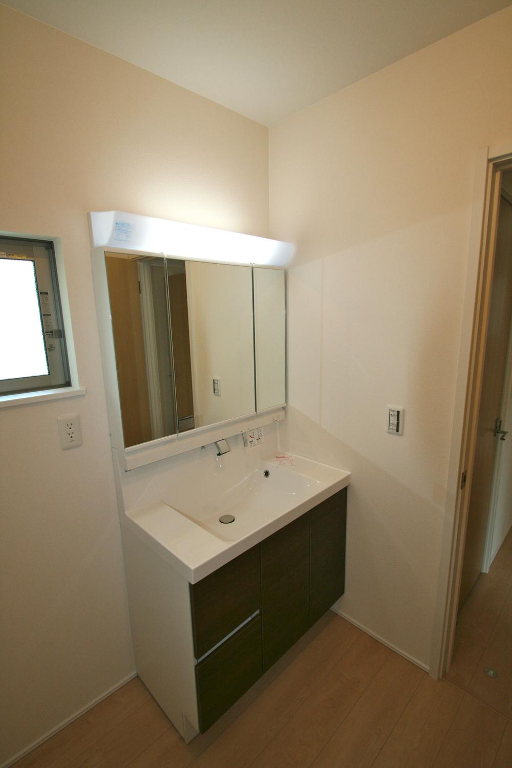 Wash basin, toilet. Vanity (C Building)