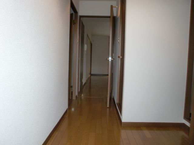 Other room space. Also calm atmosphere entrance hall ◎