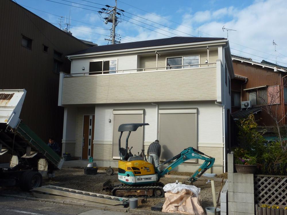 Local appearance photo. Local (12 May 2013) Shooting