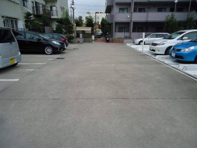 Parking lot. 2013 September shooting