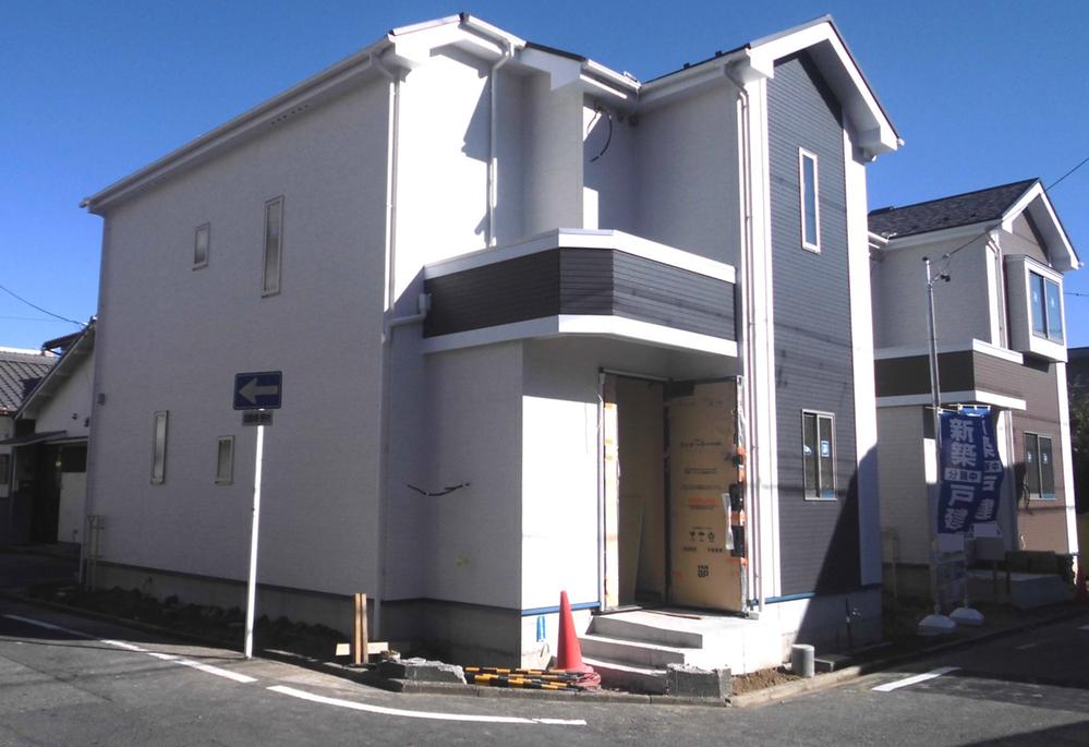 Local appearance photo. Local (10 May 2013) Shooting