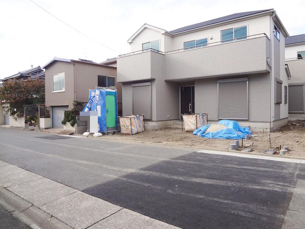 Local appearance photo. Local (11 May 2013) Shooting