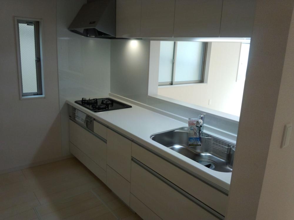 Kitchen. Indoor (11 May 2013) Shooting