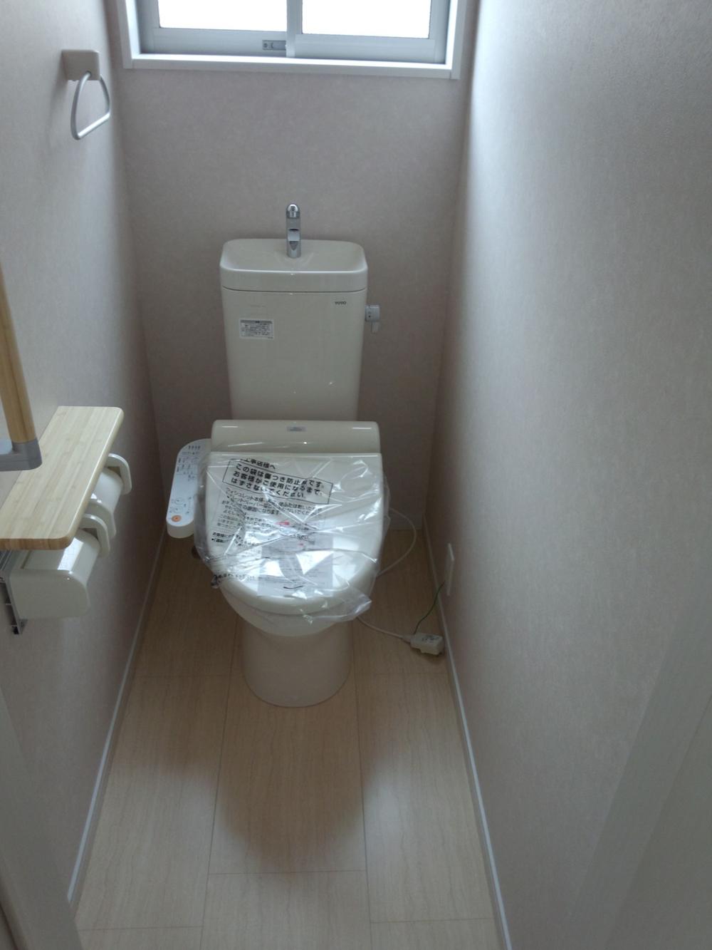 Toilet. Indoor (11 May 2013) Shooting