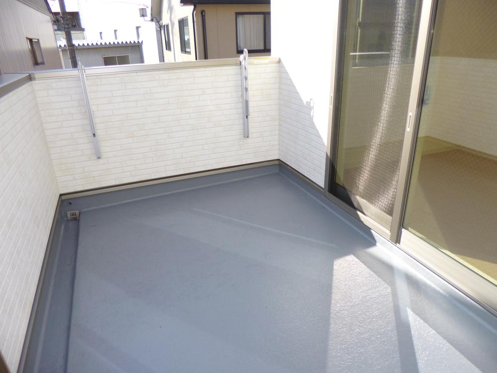 Same specifications photos (Other introspection). Example of construction balcony