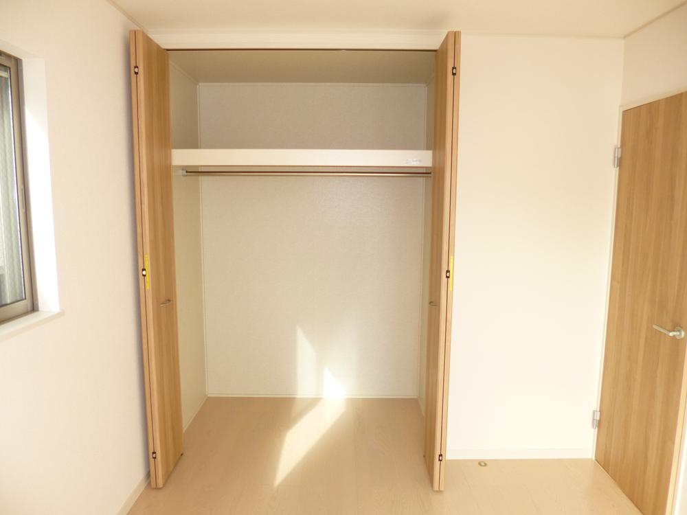 Same specifications photos (Other introspection). Example of construction closet