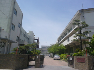 Junior high school. Nagoyashiritsudai Jiang 700m up to junior high school (junior high school)