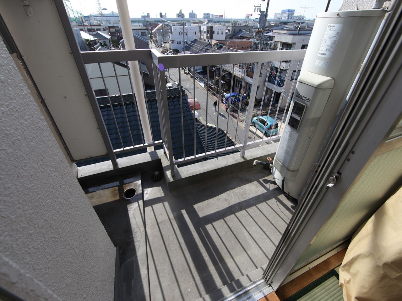 Balcony. West-facing balcony Outdoor washing machine Storage You can washing machine available