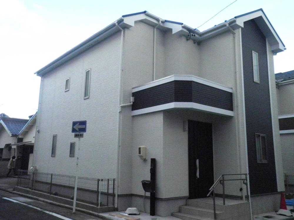 Local appearance photo. Local (11 May 2013) Shooting