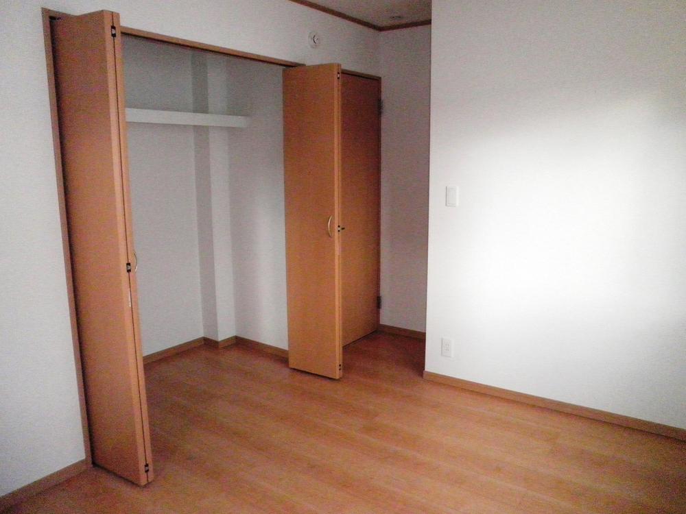 Non-living room. Indoor (11 May 2013) Shooting