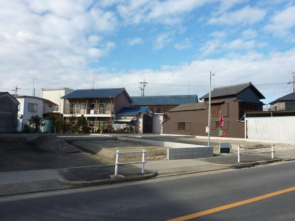 Local photos, including front road. Local (12 May 2013) Shooting