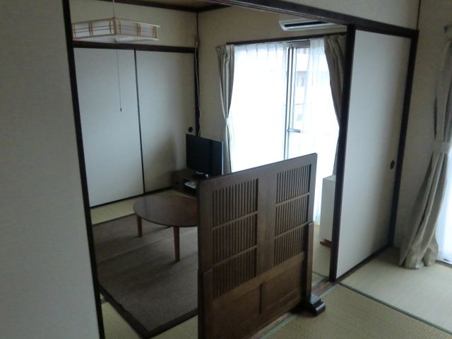 Living and room. Japanese-style room to settle