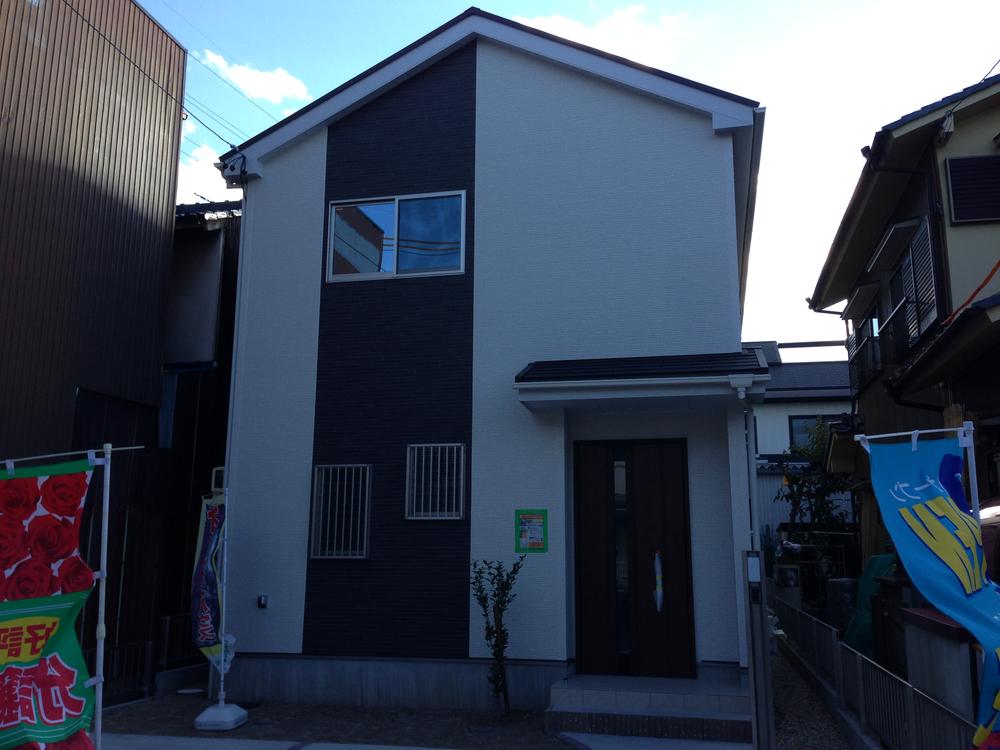 Local appearance photo. Local (11 May 2013) Shooting