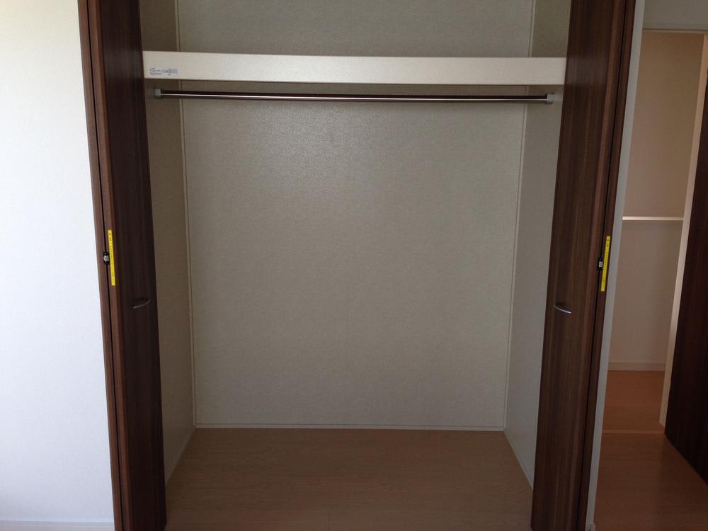 Receipt. 6.5 Pledge Western-style closet