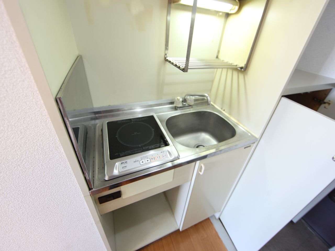 Kitchen. Kitchen (1-neck IH hob) can refrigerator microwave oven, etc. available