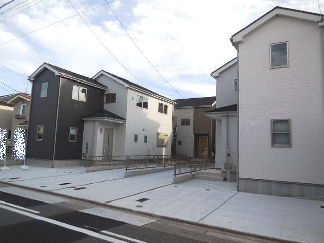 Local appearance photo. Local (11 May 2013) Shooting