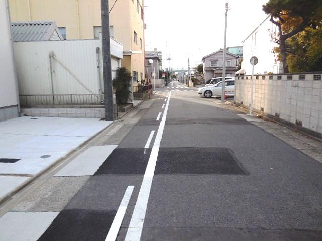 Local photos, including front road. Local (11 May 2013) Shooting