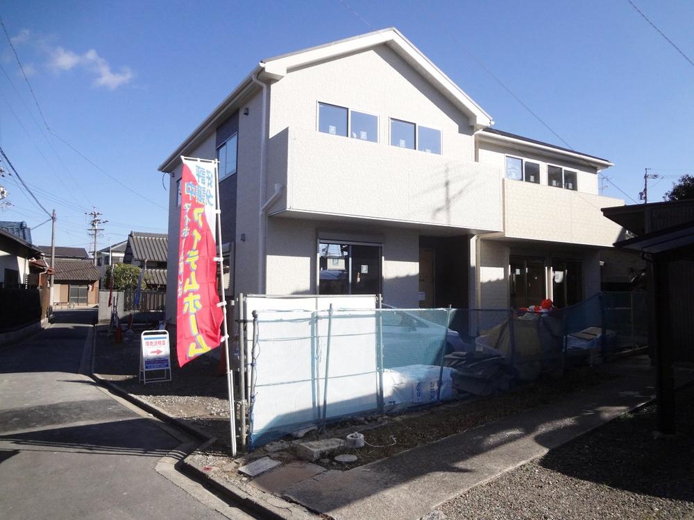 Local appearance photo. Local (12 May 2013) shooting all building