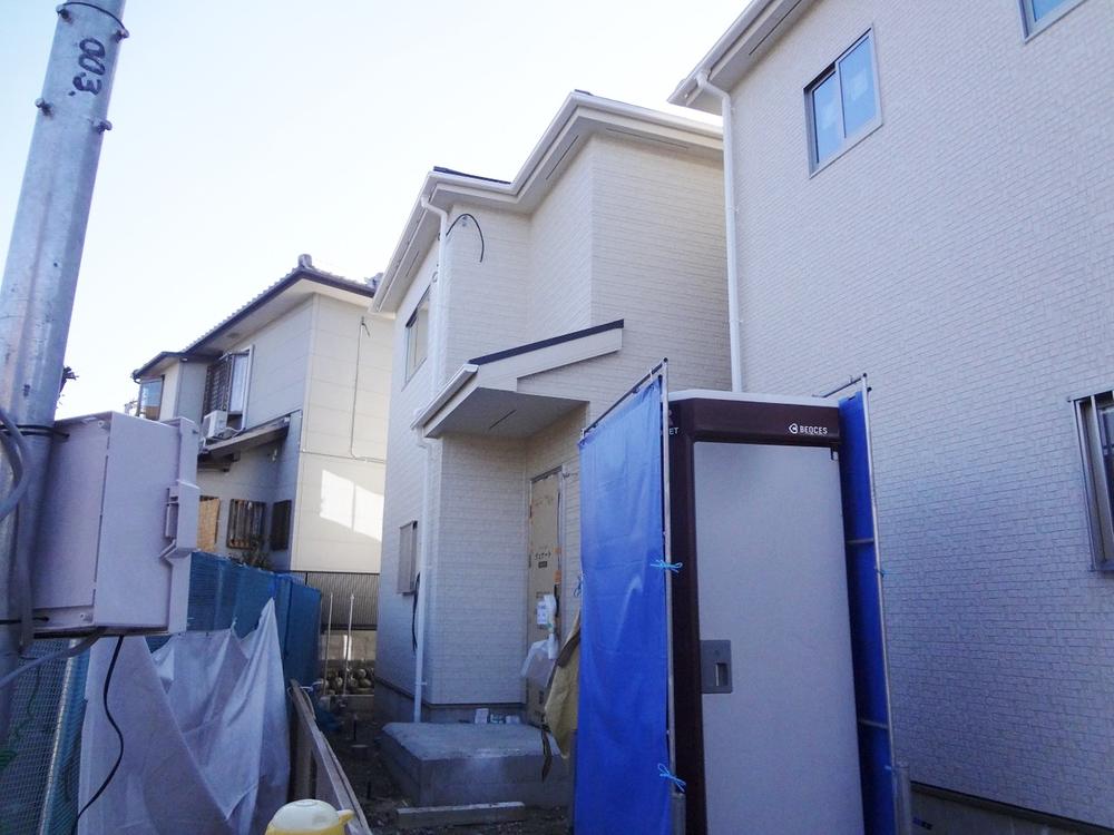 Local appearance photo. Local (12 May 2013) shooting Building 2