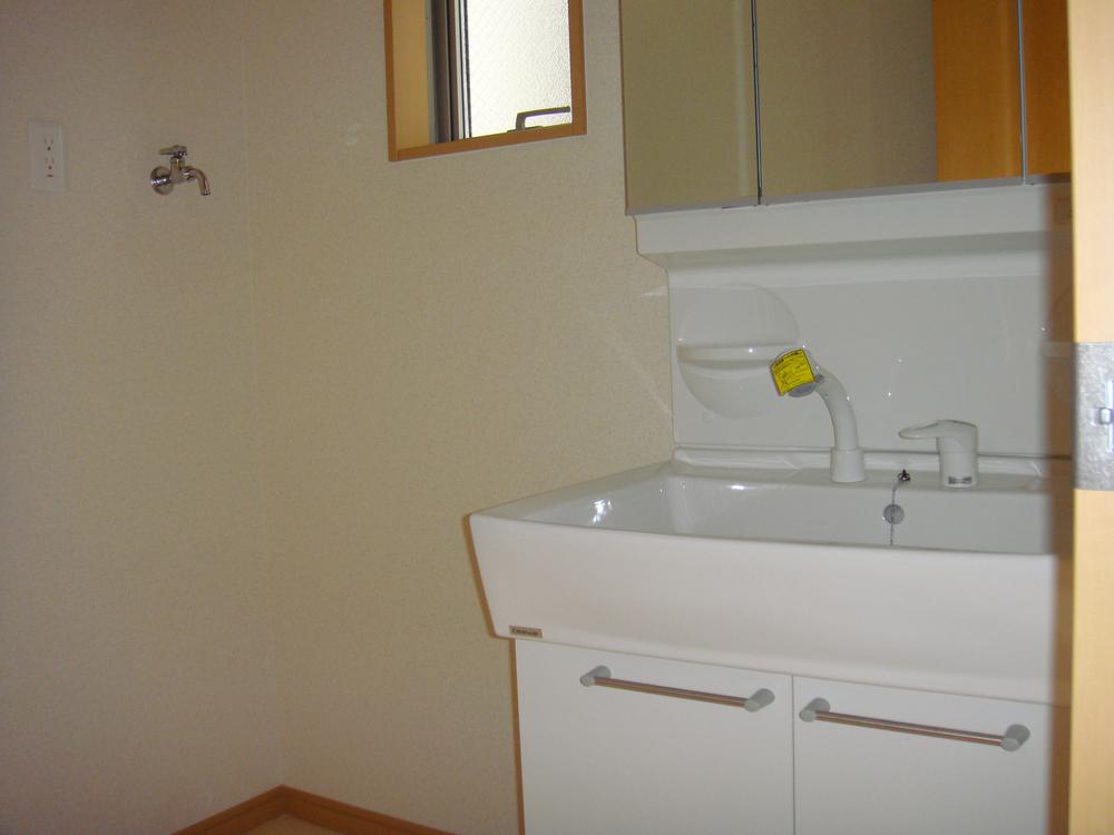 Wash basin, toilet. Indoor (September 2013) Shooting