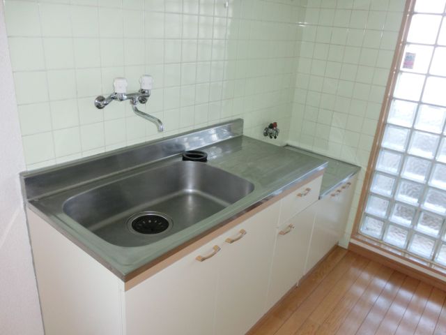 Kitchen. Gas stove is can be installed kitchen