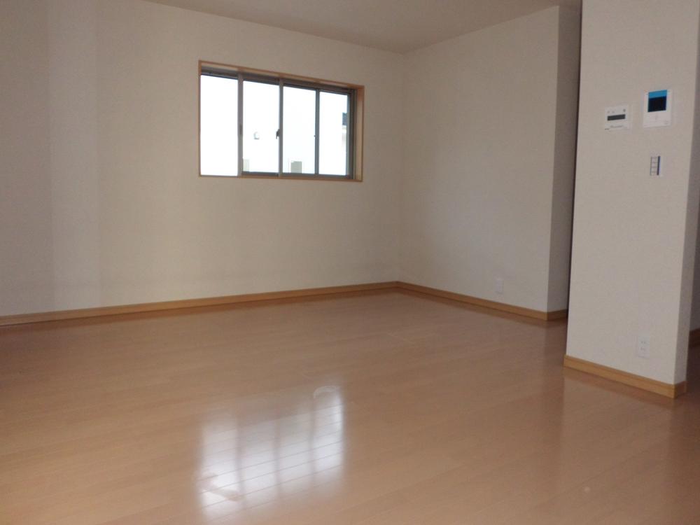 Living. Indoor (11 May 2013) Shooting  LDK15.375 Pledge