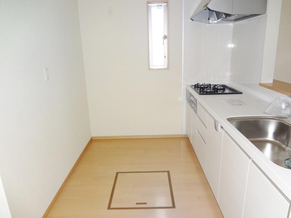 Kitchen. Indoor (12 May 2013) Shooting