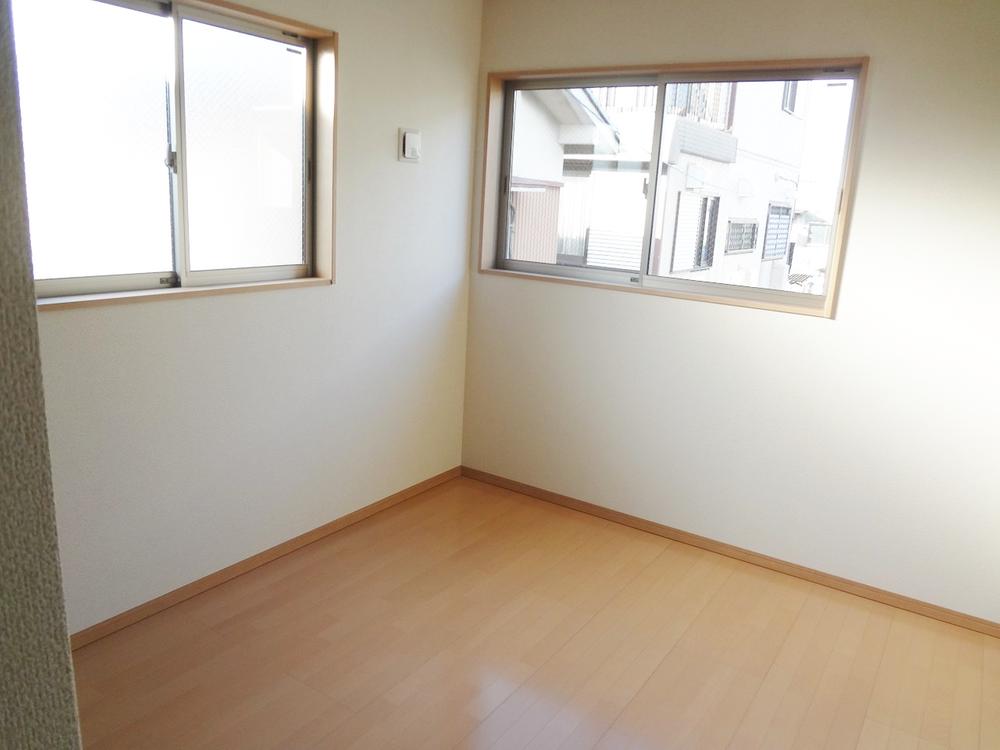 Non-living room. Indoor (12 May 2013) Shooting