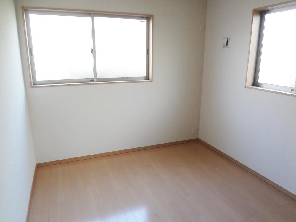 Non-living room. Indoor (12 May 2013) Shooting