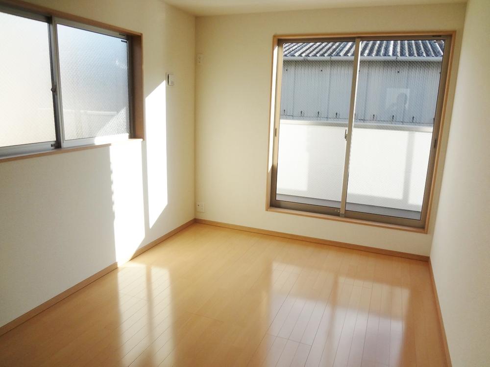 Non-living room. Indoor (12 May 2013) Shooting