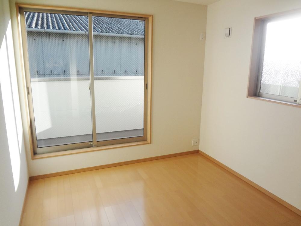 Non-living room. Indoor (12 May 2013) Shooting