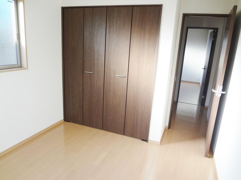 Non-living room. Indoor (12 May 2013) Shooting