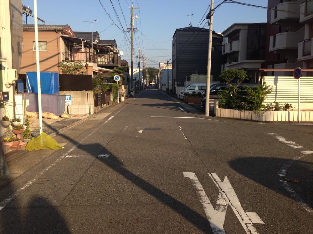 Local photos, including front road. Frontal road