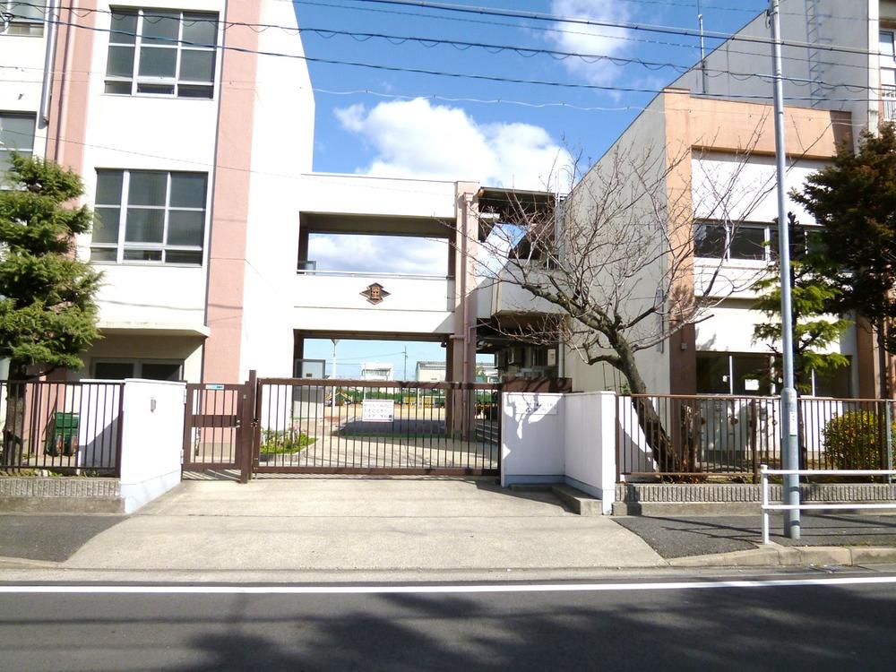 Primary school. 860m to Nagoya Municipal Hoshizaki Elementary School