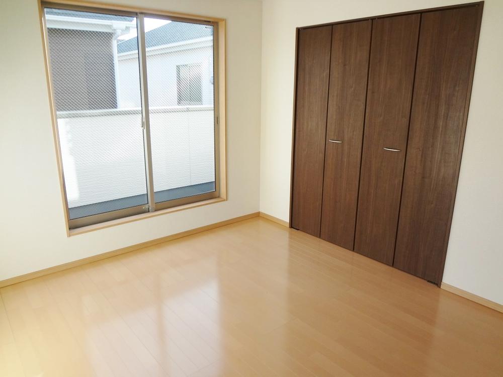 Non-living room. Indoor (12 May 2013) Shooting