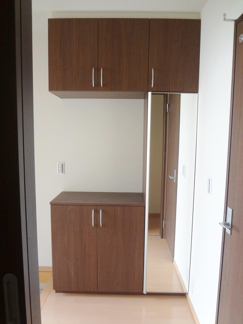 Entrance. Indoor (12 May 2013) Shooting