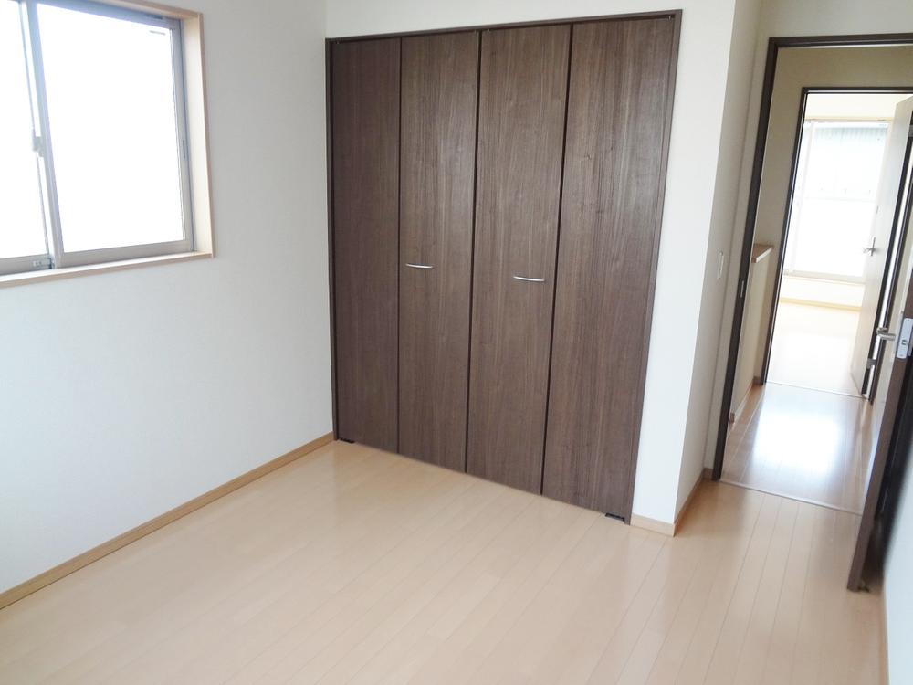 Non-living room. Indoor (12 May 2013) Shooting